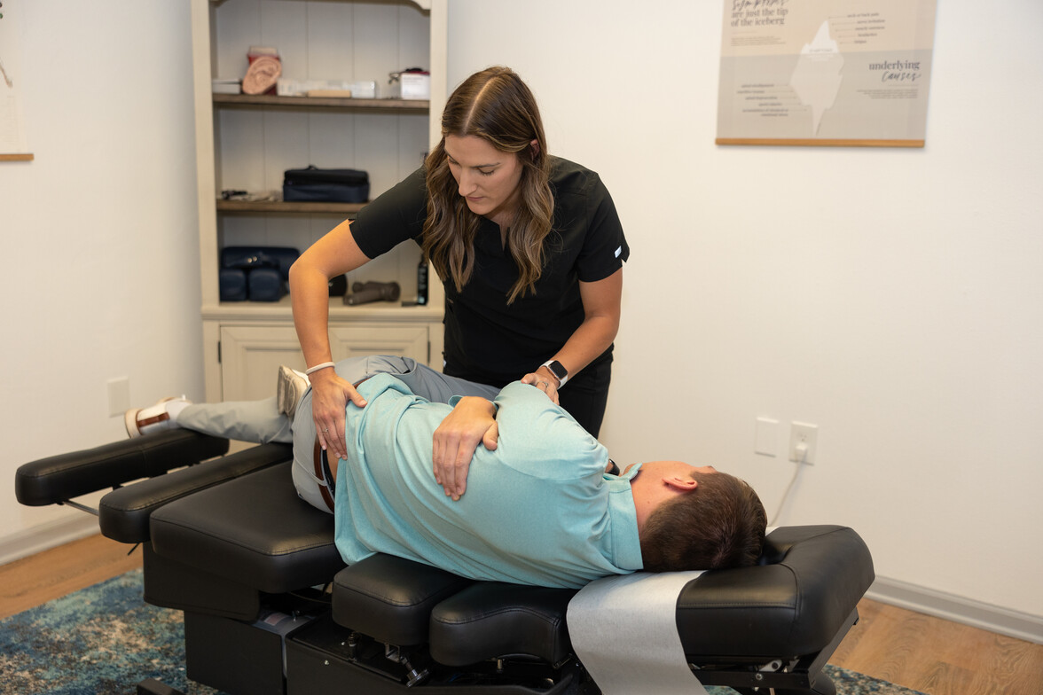 chiropractic adjustment for low back pain and sciatica pain relief 